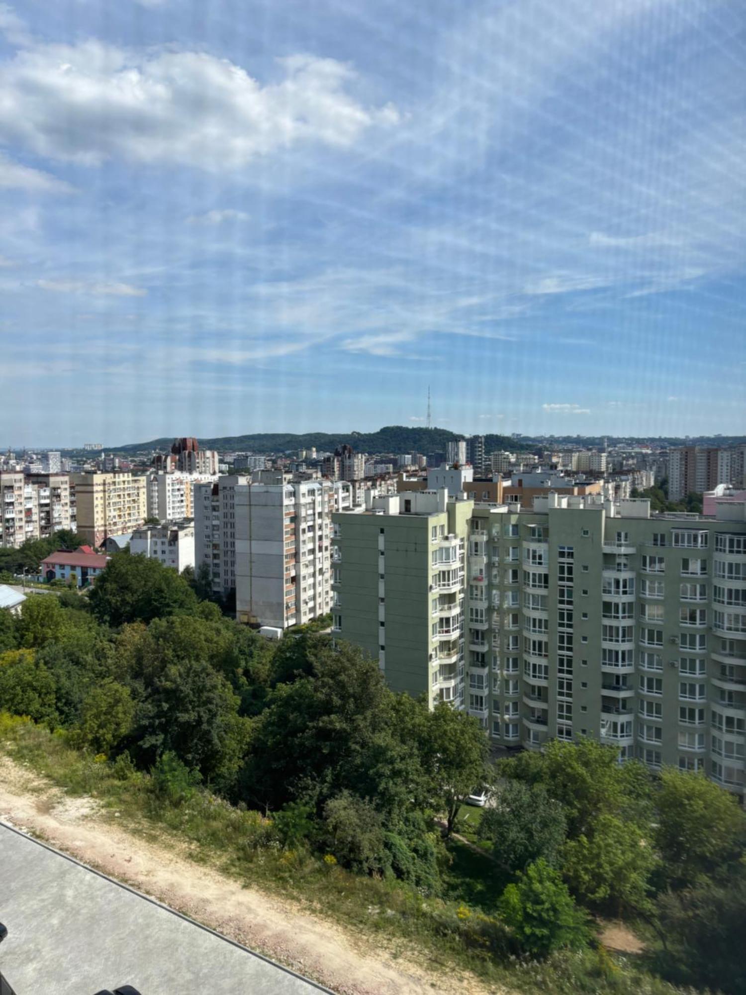 Апартаменти З Виглядом На Місто Lviv Ngoại thất bức ảnh