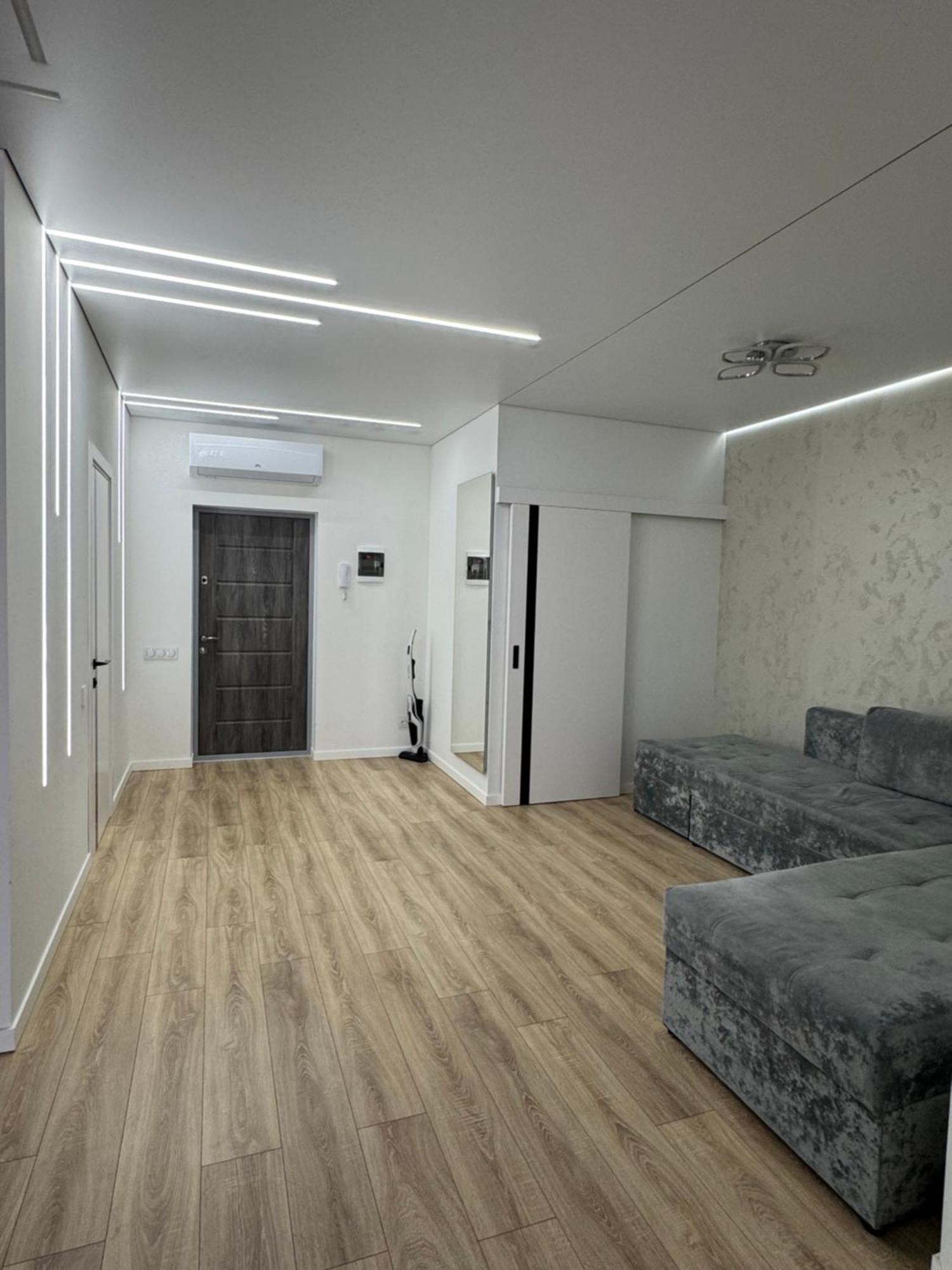 Апартаменти З Виглядом На Місто Lviv Ngoại thất bức ảnh